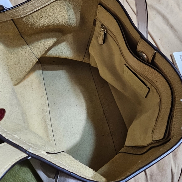 Coach purse - Picture 4 of 5